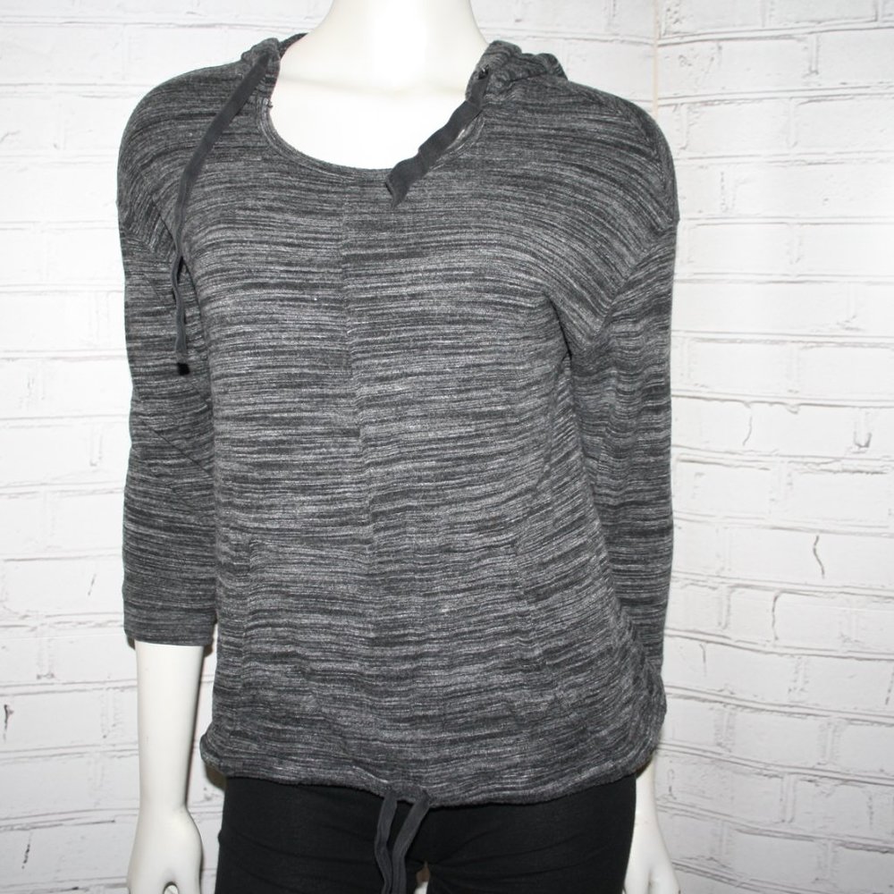 Heather Gray 3/4 Sleeve hooded sweatshirt With front pocket Daily Ritual Xs